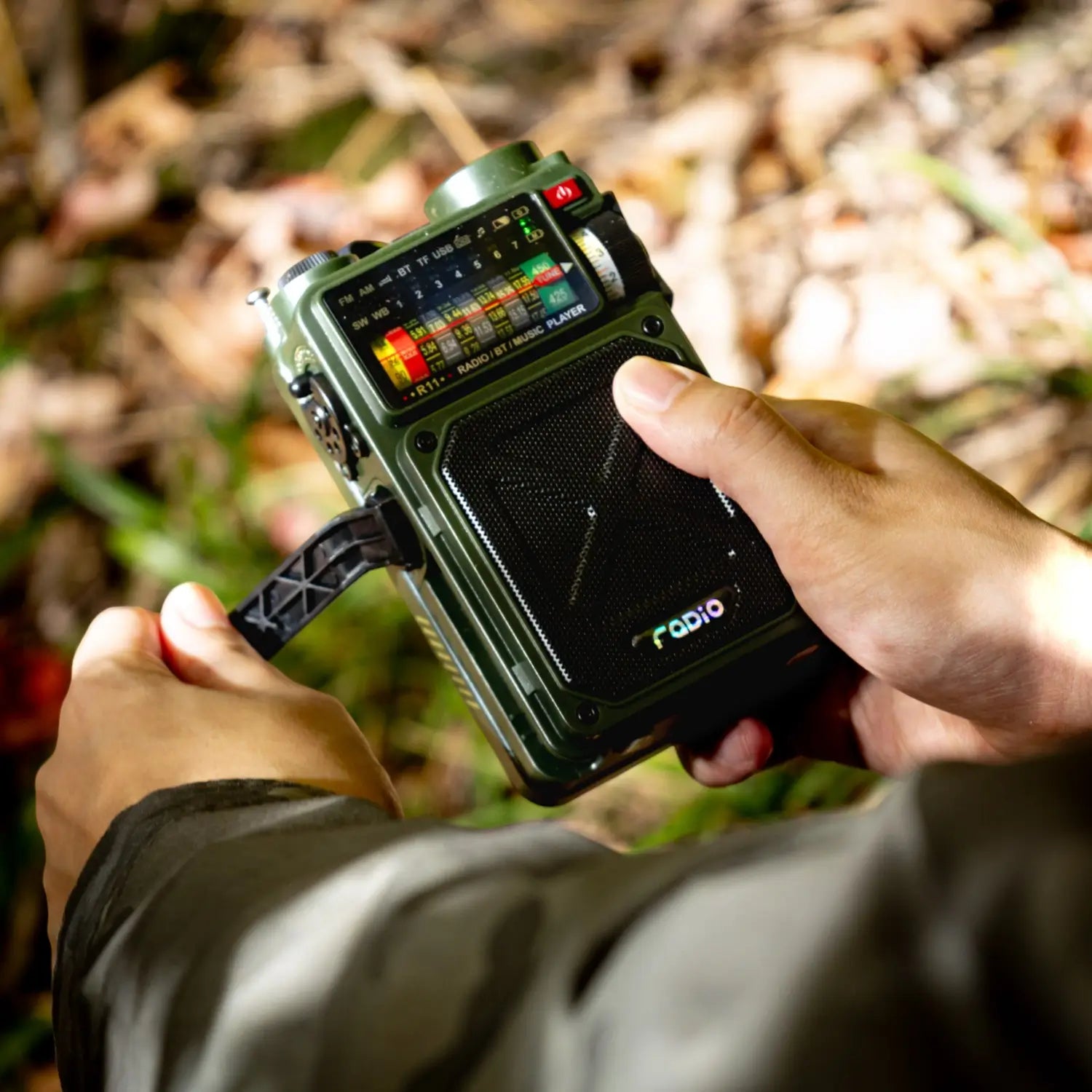 SignalSafe™ Survival Hub – 9-i-1 Nödradio, Powerbank och Säkerhetsenhet