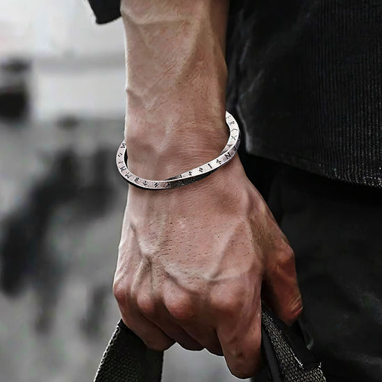 Viking Valor Mobius-armband - Upptäck vikingarnas kraft och styrka